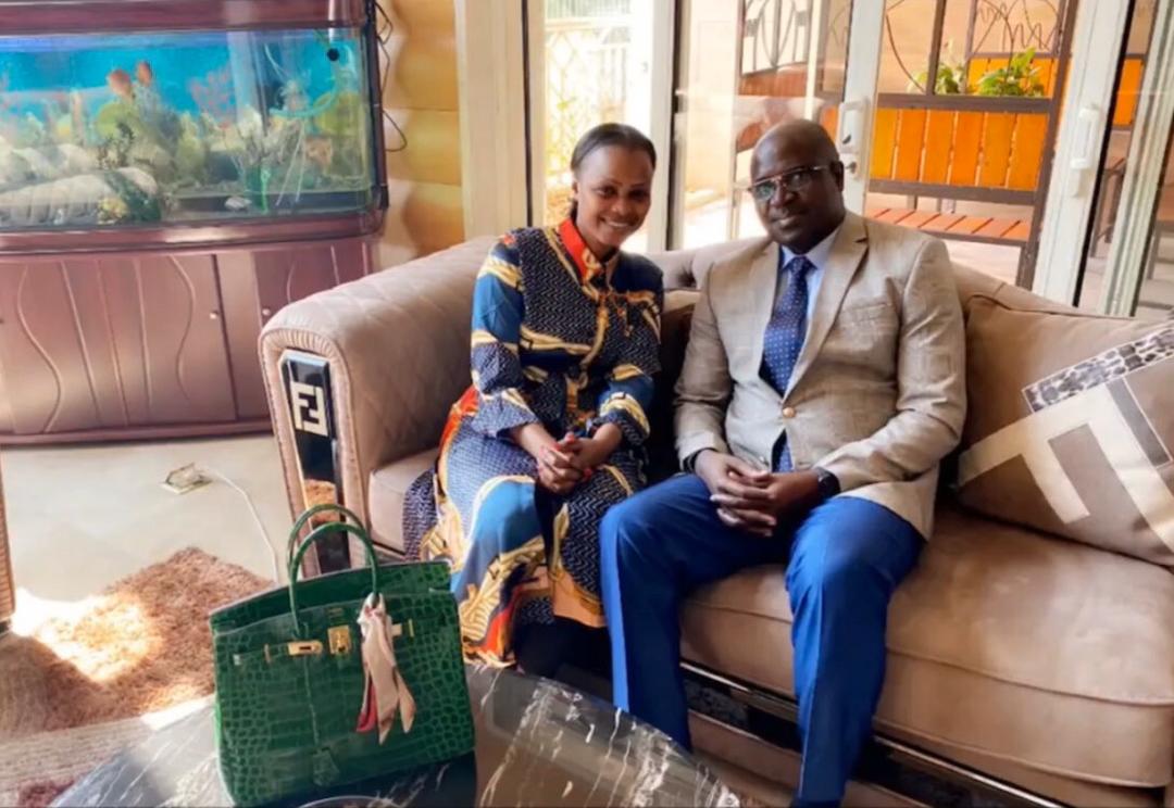 PHOTOS - Mbathio Ndiaye réapparaît avec le Consul général du Sénégal en Chine