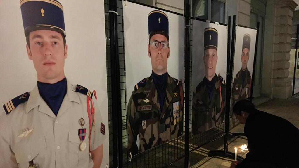 En France et au Mali, pluie d'hommages aux treize soldats français tués