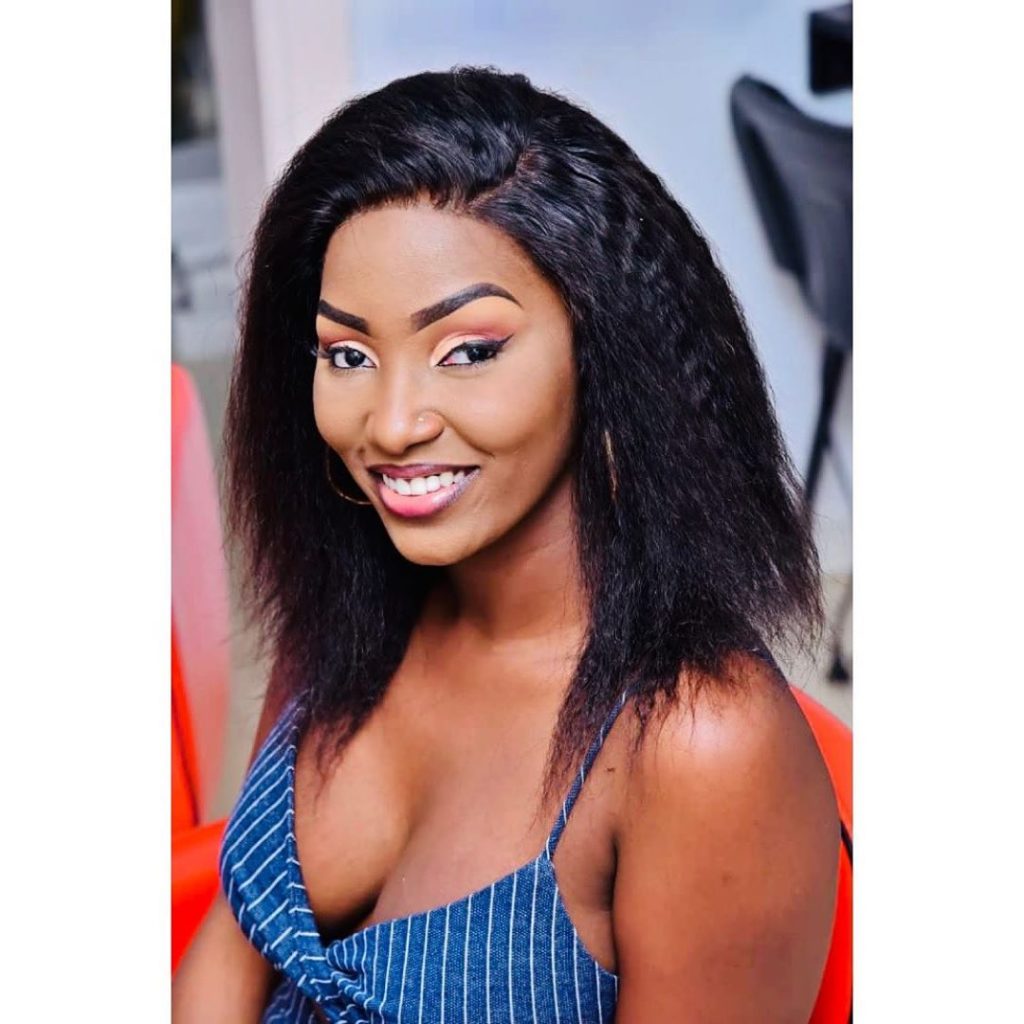 PHOTOS - Coumba, la fille du milliardaire Babacar Ngom met en avant ses atouts de femme