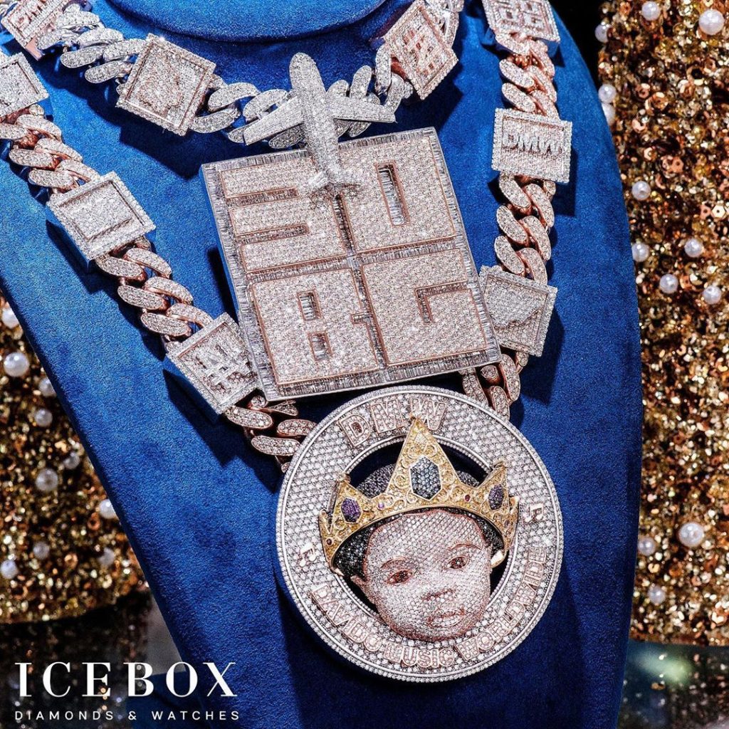 Davido débourse 410 000 dollars pour un collier en diamants pour son fils (photos)