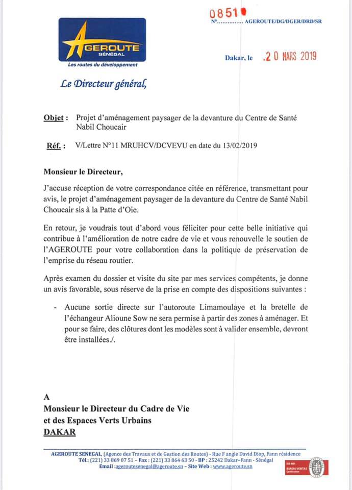 La devanture de l'hôpital Nabil Choucair transformée en marché