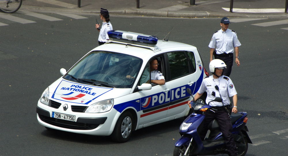 Une femme égorgée à Paris, trois personnes en garde-à-vue