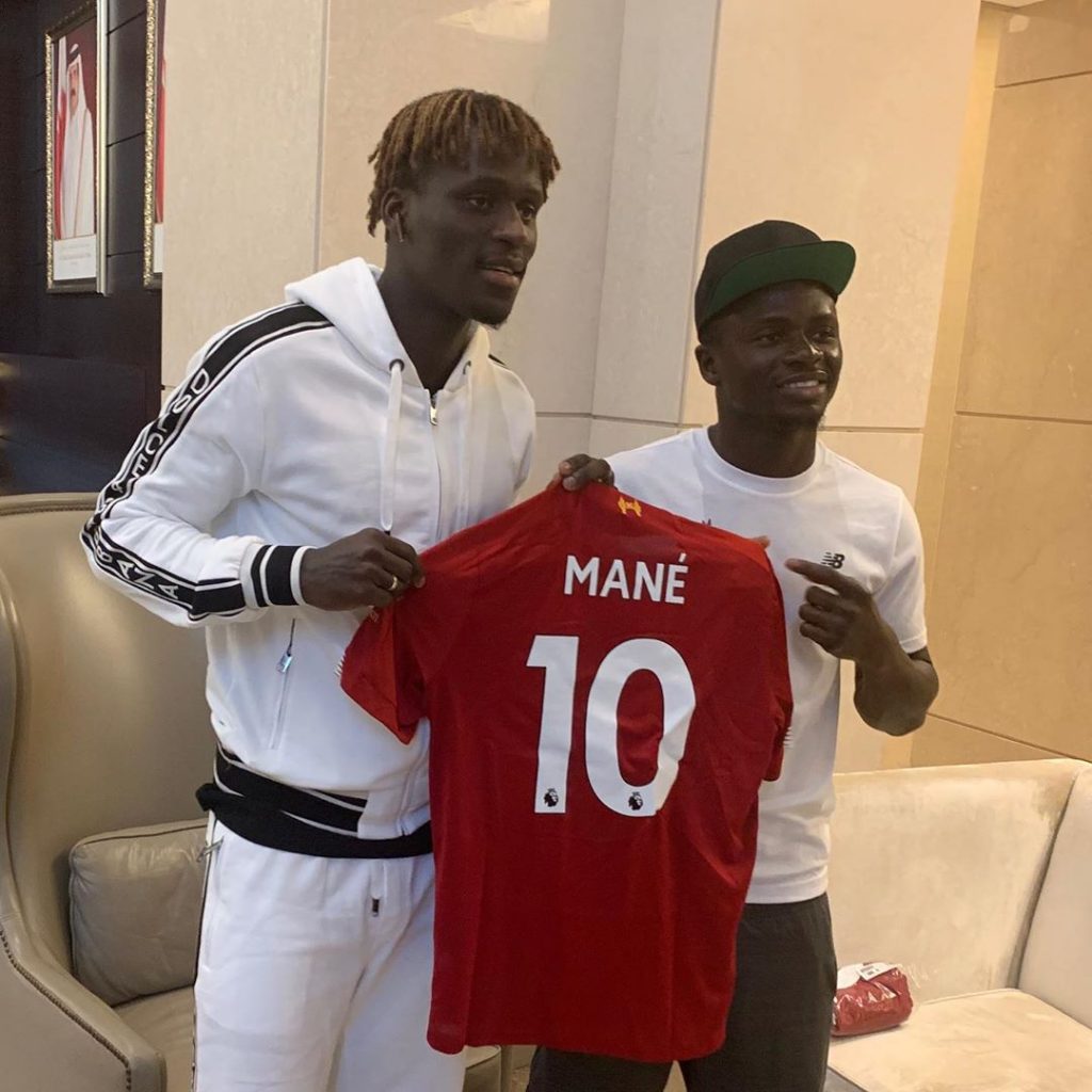 PHOTOS - Sadio Mané reçoit la visite de Kara Mbodji