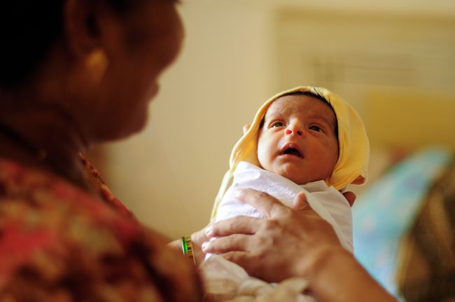 Pour sauver son bébé, elle pratique une césarienne sur elle-même