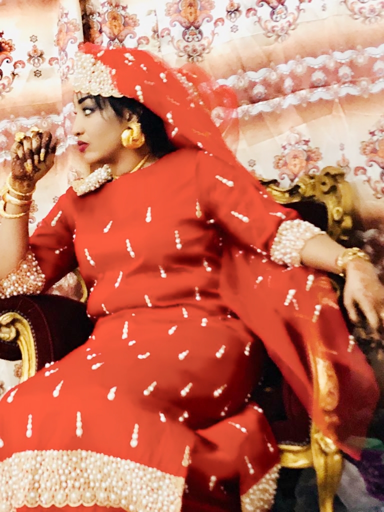 PHOTOS: Mme Askia Touré illumine la toile avec ses nouveaux clichés PHOTOS: Mme Askia Touré illumine la toile avec ses nouveaux clichés