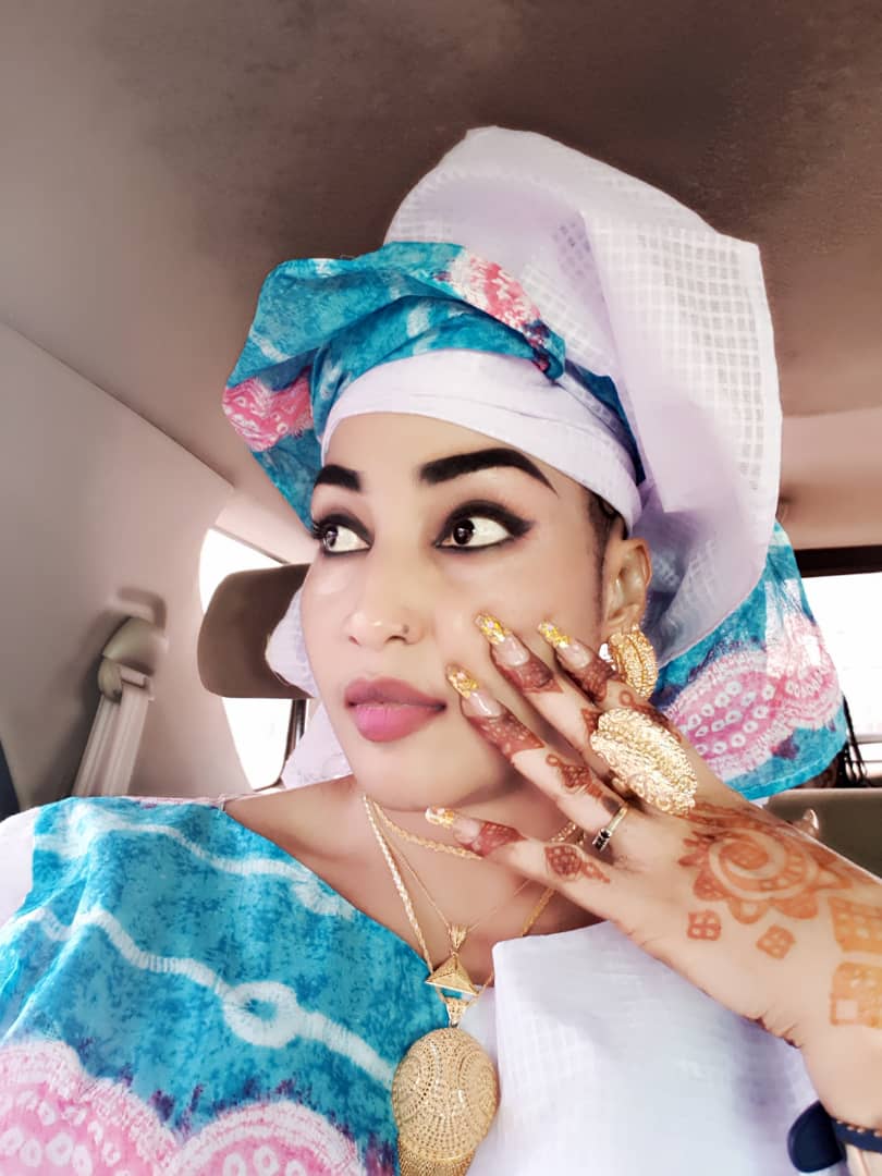 PHOTOS: Mme Askia Touré illumine la toile avec ses nouveaux clichés PHOTOS: Mme Askia Touré illumine la toile avec ses nouveaux clichés