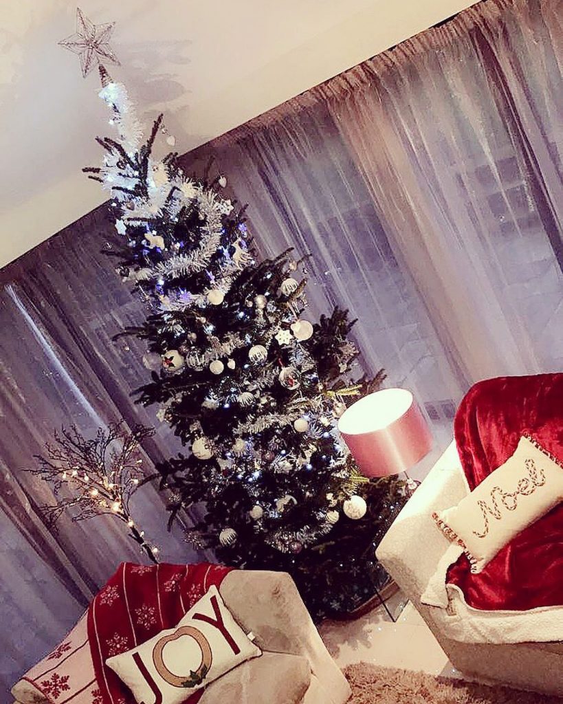 PHOTOS - Idrissa Gana Guèye fête Noël en amoureux