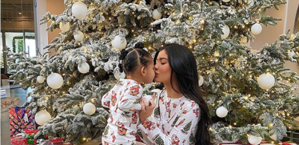 Kylie Jenner offre une bague en diamant à sa fille d'un an et demi... La toile s'indigne !