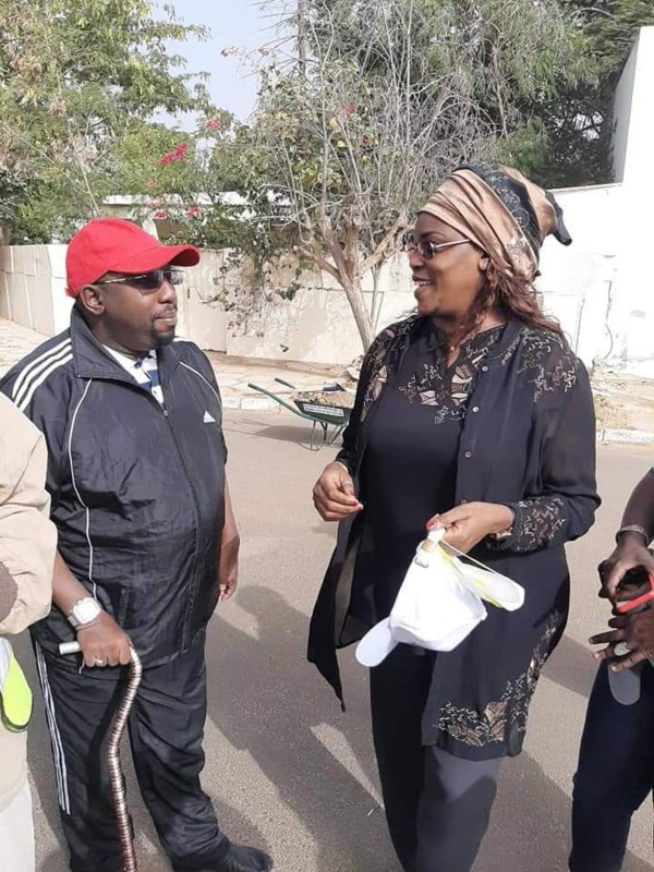 "Cleaning Day"- Après avoir donné le ton, le couple présidentiel du Sénégal a été la grande attraction (images)