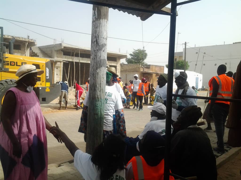 Cleaning Day- Commune de Sangalkam: Le Maire Oumar Guèye et ses administrés, en action