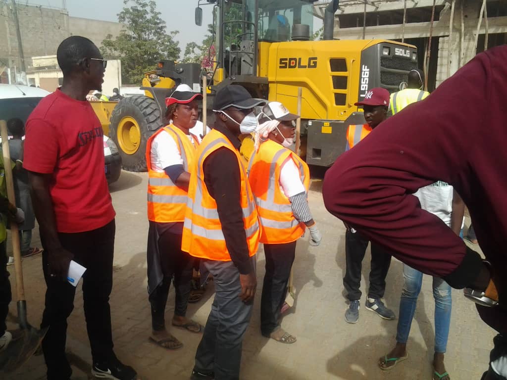 Cleaning Day- Commune de Sangalkam: Le Maire Oumar Guèye et ses administrés, en action