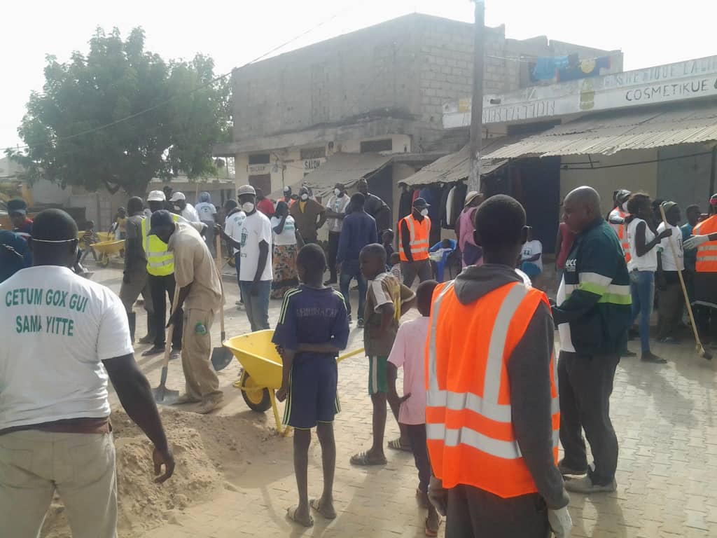 Cleaning Day- Commune de Sangalkam: Le Maire Oumar Guèye et ses administrés, en action