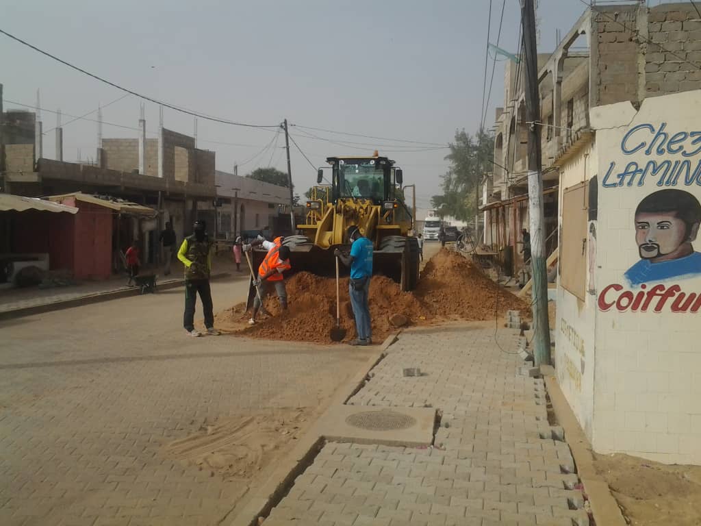 Cleaning Day- Commune de Sangalkam: Le Maire Oumar Guèye et ses administrés, en action