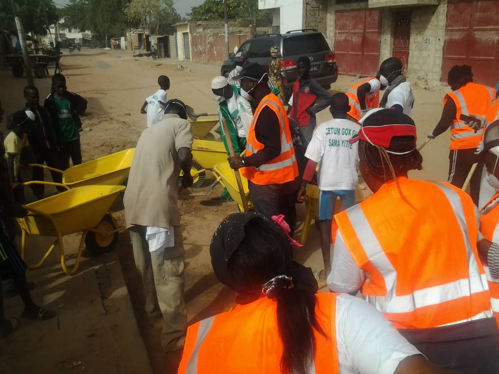 Cleaning Day- Commune de Sangalkam: Le Maire Oumar Guèye et ses administrés, en action