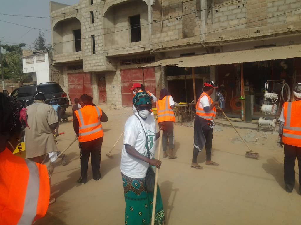 Cleaning Day- Commune de Sangalkam: Le Maire Oumar Guèye et ses administrés, en action