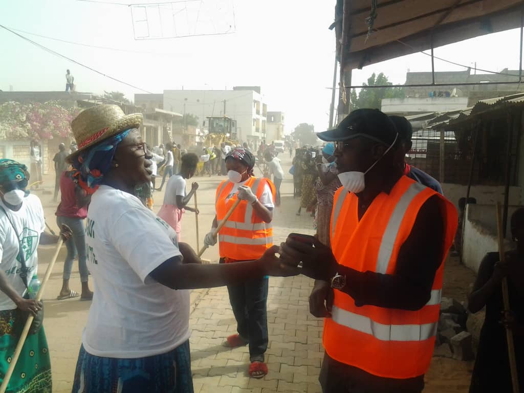 Cleaning Day- Commune de Sangalkam: Le Maire Oumar Guèye et ses administrés, en action