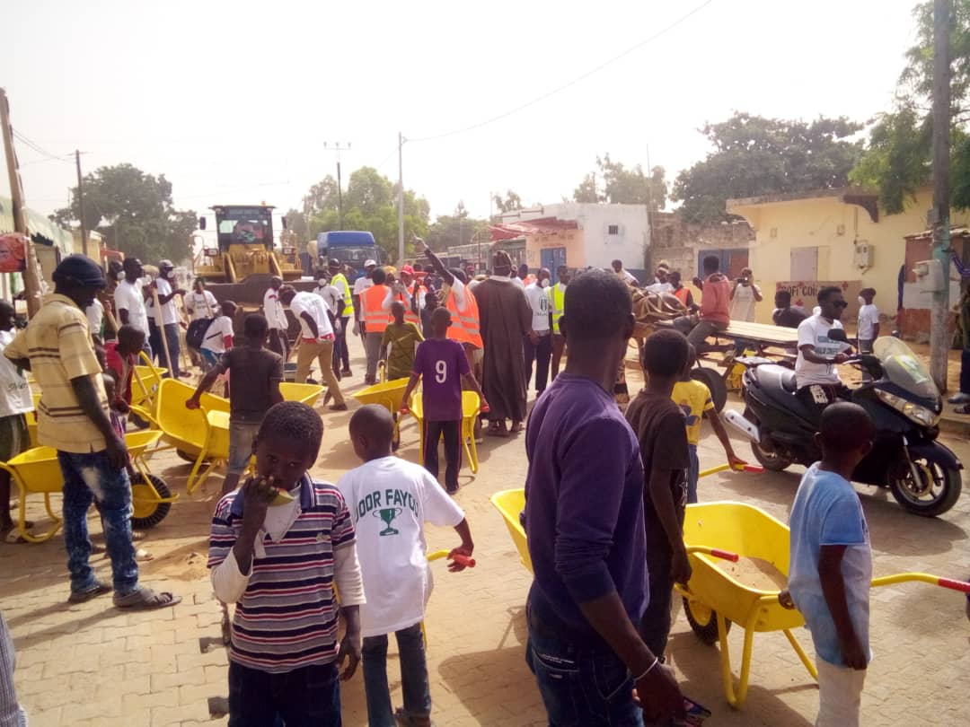 Cleaning Day- Commune de Sangalkam: Le Maire Oumar Guèye et ses administrés, en action