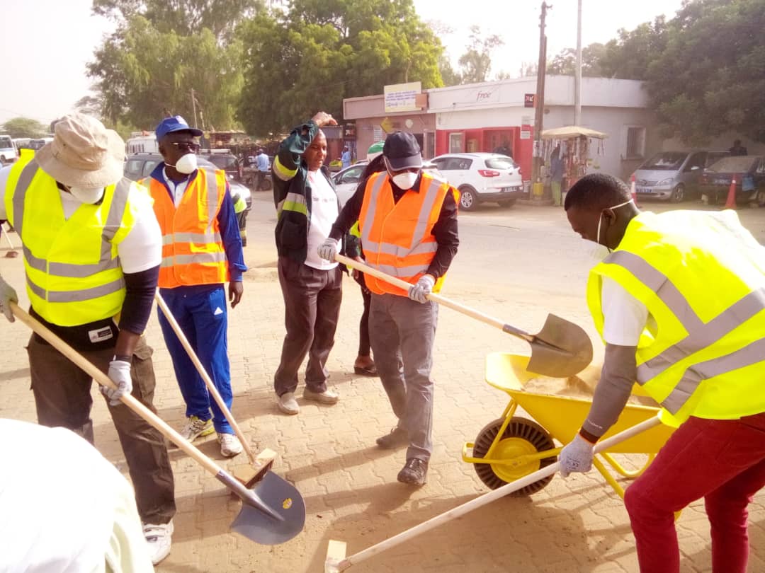 Cleaning Day- Commune de Sangalkam: Le Maire Oumar Guèye et ses administrés, en action