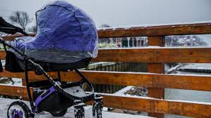 Russie : Un bébé meurt congelé après une sieste de 5 heures sur un balcon par -20 degrés