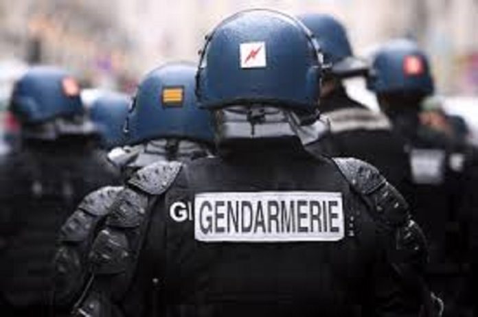 Usurpation de fonction: Une fausse "gendarmette" arrêtée à Pire