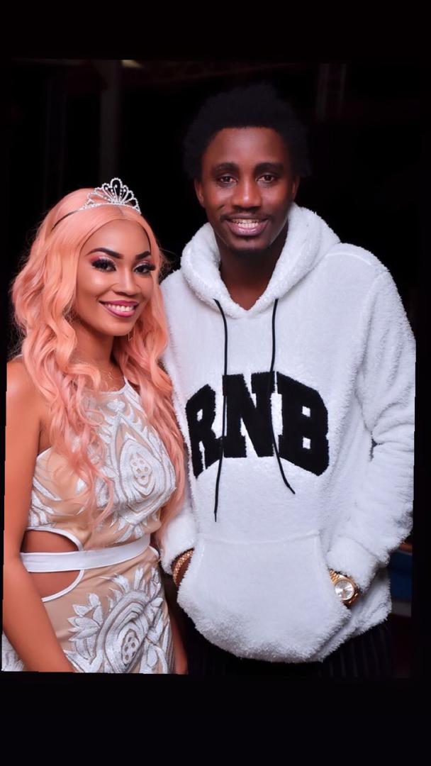 PHOTOS +VIDEO: Wally Seck à l’anniversaire surprise de Mami Louise de la série "Belle-mère"