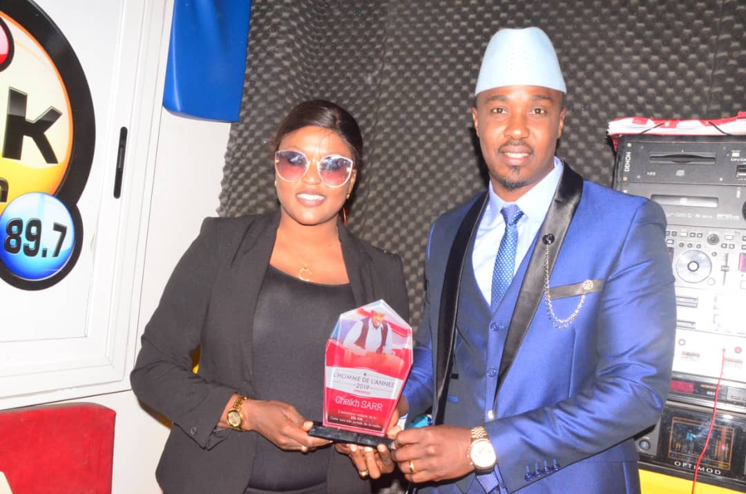 Homme de l'année 2019: VIPEOPLES.NET décerne le titre de meilleur animateur à Cheikh Sarr de la Radio Zik FM Homme de l'année 2019: VIPEOPLES.NET décerne le titre de meilleur animateur à Cheikh Sarr de la Radio Zik FM