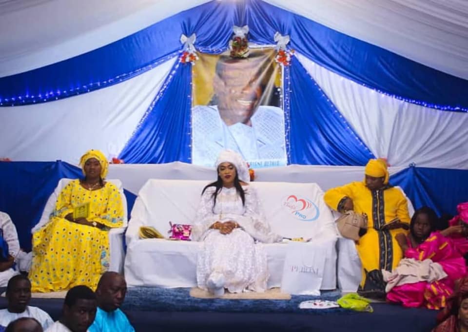 Les nouvelles photos de Sokhna Aïda Diallo avec Bator et Adja Saliou Les nouvelles photos de Sokhna Aïda Diallo avec Bator et Adja Saliou