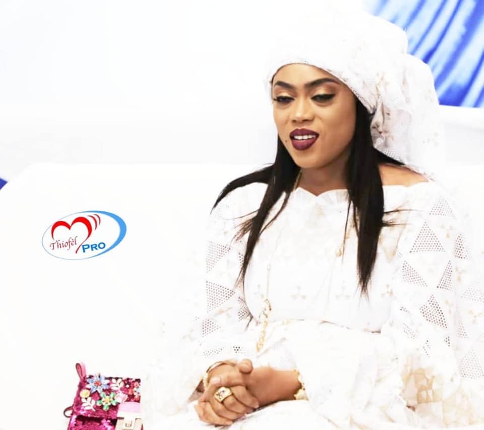 Les nouvelles photos de Sokhna Aïda Diallo avec Bator et Adja Saliou Les nouvelles photos de Sokhna Aïda Diallo avec Bator et Adja Saliou