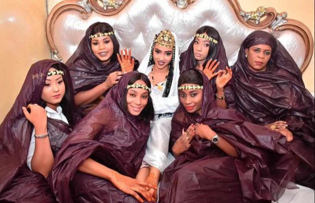 PHOTOS - L’attaquant sénégalais Babacar Guèye épouse Racky Aïdara de la série «Mœurs»