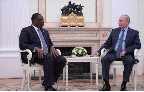 Le président sénégalais Macky SALL reçu par son homologue russe Vladimir Poutine