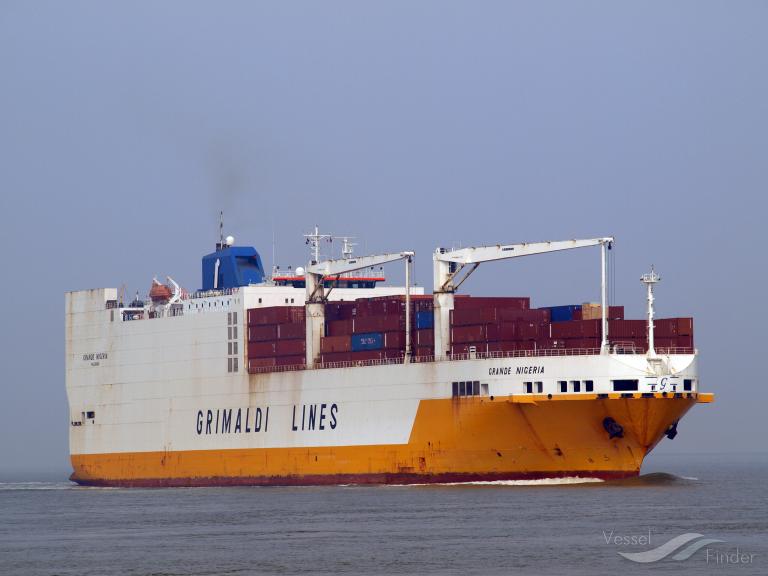 PHOTOS- Voici "Grande Nigéria", le bateau qui transportait la tonne de drogue saisie au Port de Dakar