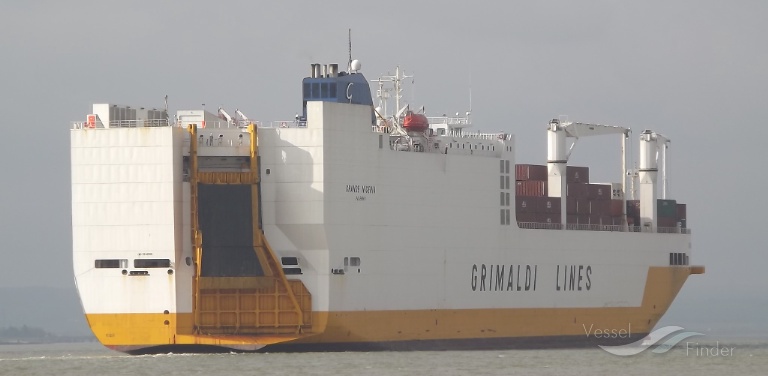 PHOTOS- Voici "Grande Nigéria", le bateau qui transportait la tonne de drogue saisie au Port de Dakar