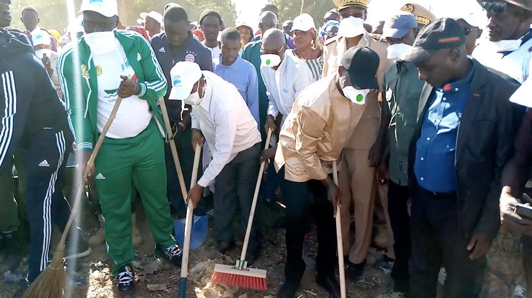 PHOTOS - Cleaning Day: La tournée de Boun Abdallah Dionne dans les 6 communes de son département 