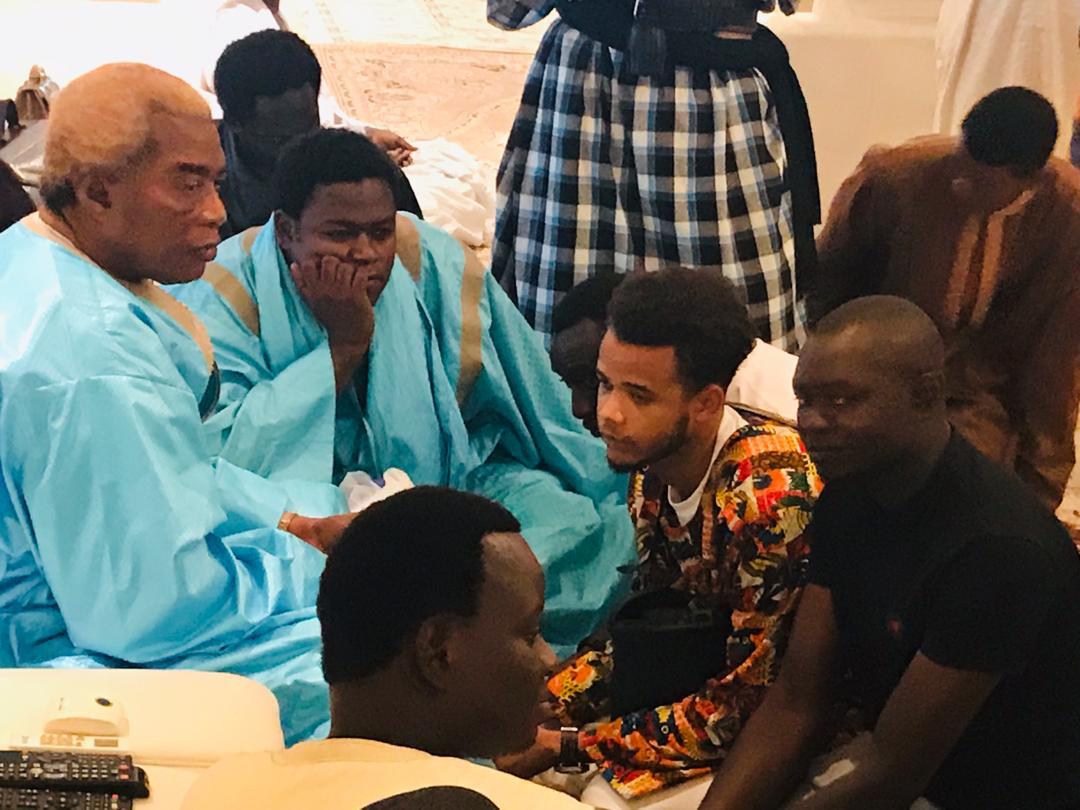 PHOTOS - Serigne Abdou Karim Mbacké reçoit le fils de Luc Nicolaï