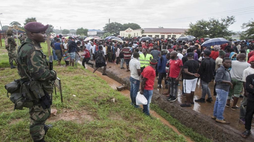 Malawi: Des manifestants cadenassent les bureaux de la commission électorale