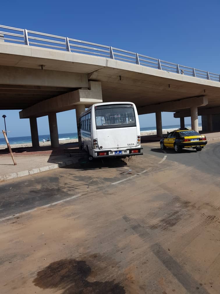 Ivre : Un conducteur de Tata de la ligne 24 saccage 5 bus au terminus