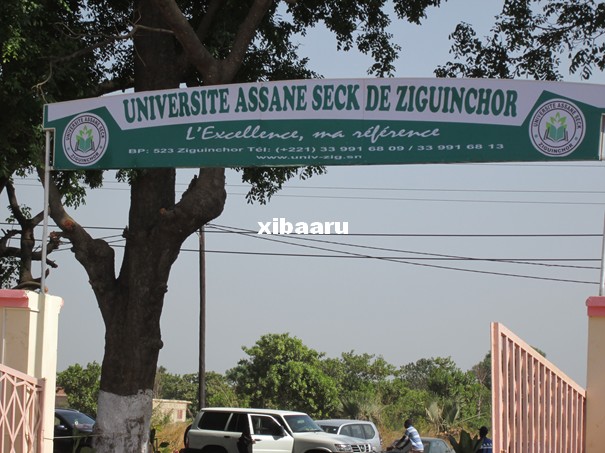 Université Assane Seck : les étudiants demandent le départ du Recteur et directeur du Crous