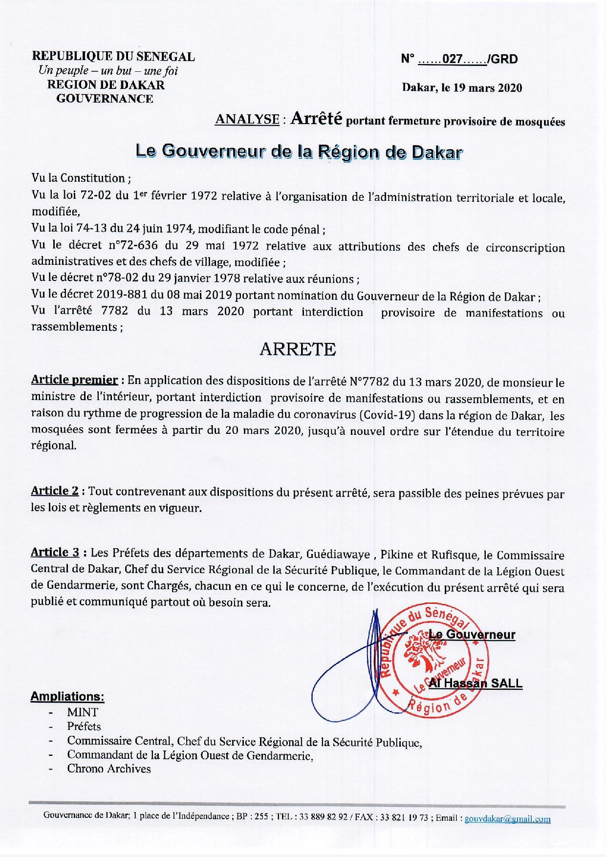 Le courageux Gouverneur Al Hassan Sall ferme tous les mosquées de Dakar, pour le bien de la communauté