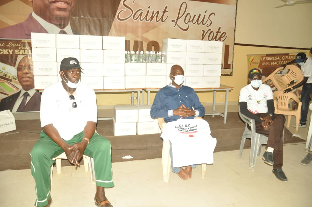 (PHOTOS)- Riposte contre le Covid-19 à Saint-Louis: Mansour Faye a reçu un don d’une valeur de 25 millions de FCfa de Baba Tandian, président de SLBC