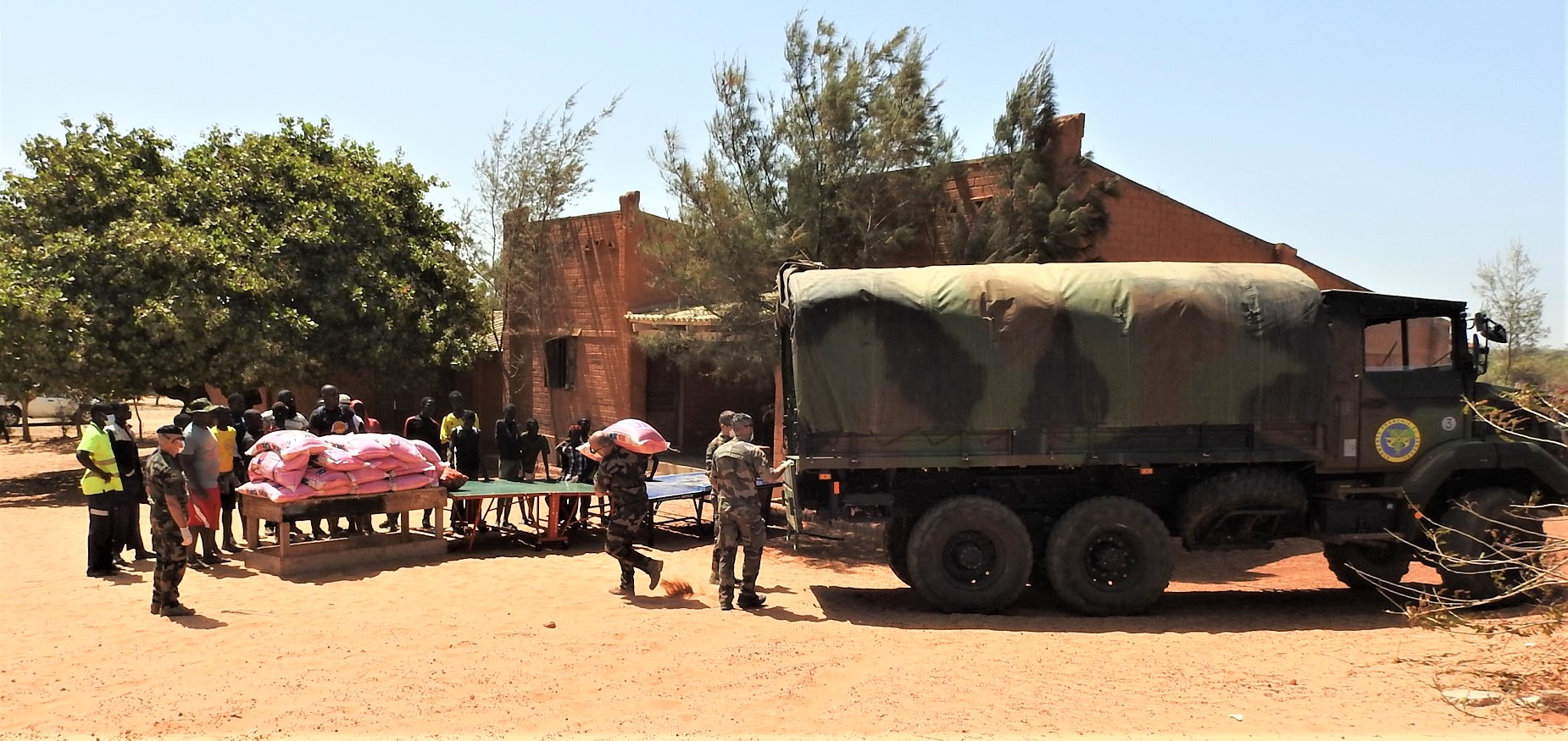 Les Eléments français au Sénégal soutiennent les enfants de Village Pilote