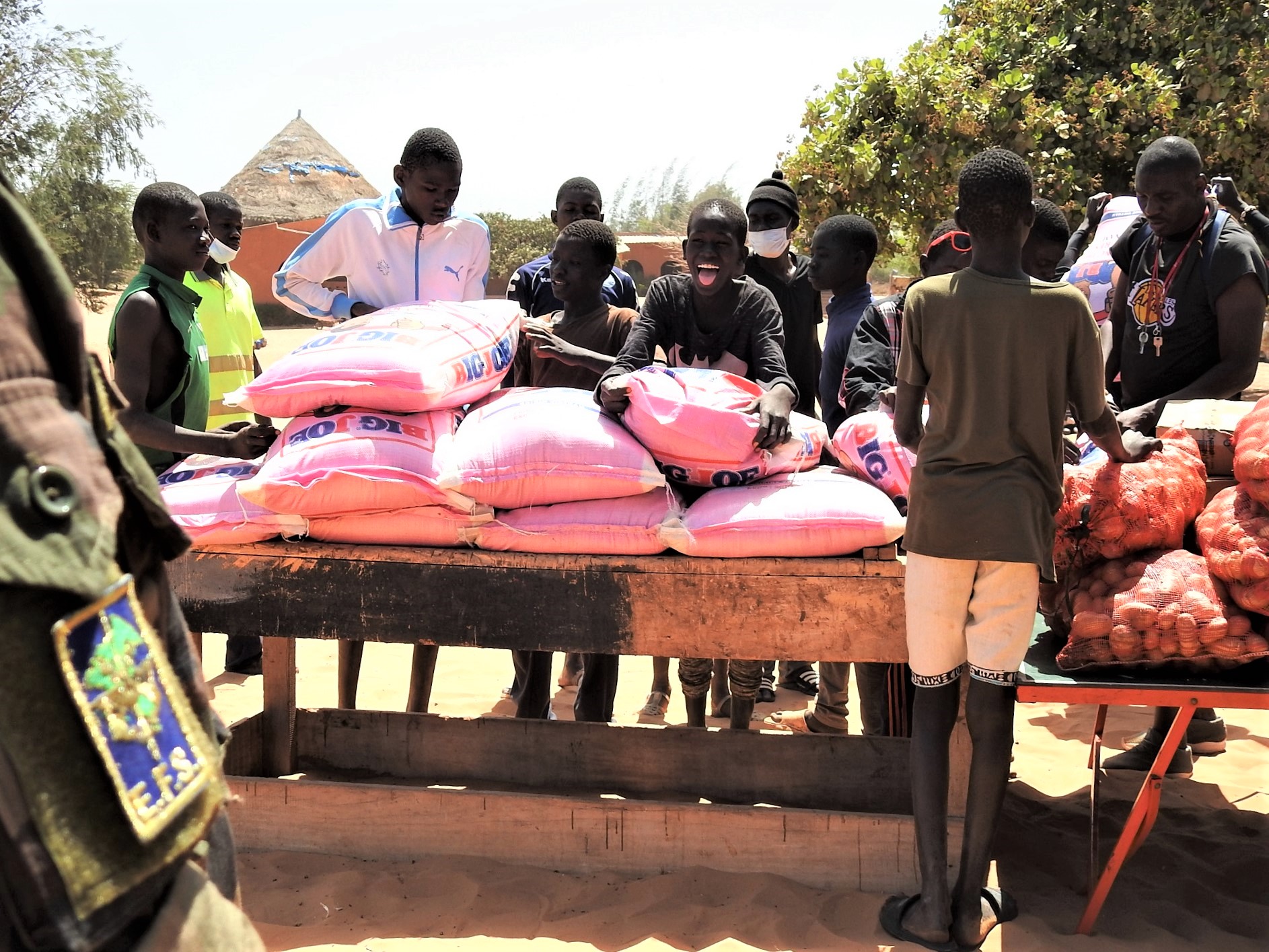 Les Eléments français au Sénégal soutiennent les enfants de Village Pilote