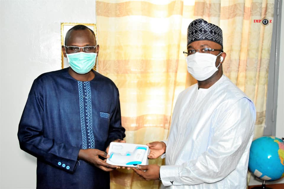 Retour dans les classes: Cheikh Tidiane Bâ en action.. Retour dans les classes: Cheikh Tidiane Bâ en action..