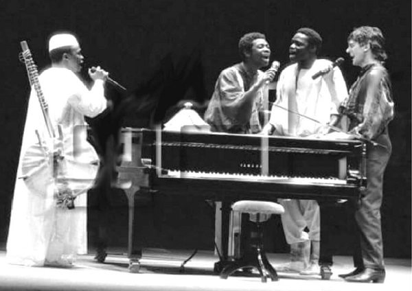Souvenir, souvenir…, le premier Bercy de Youssou Ndour en compagnie de Mory Kanté