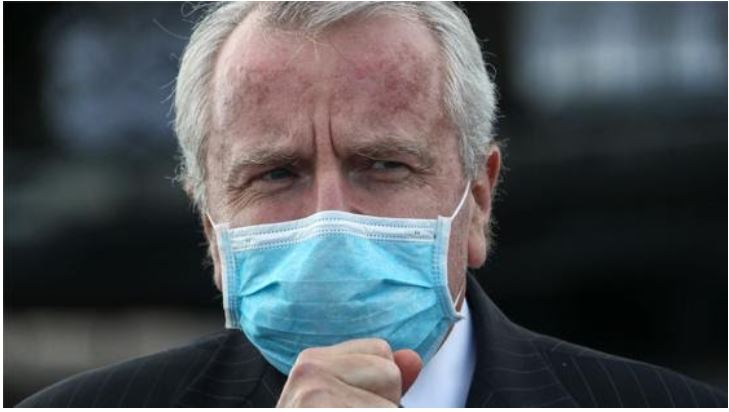 Le masque, arme ultime: "Si 85 % de la population le porte, l’épidémie disparaît", un médecin en explique l'importance 