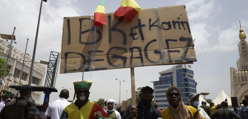 Mali: une alliance composite manifeste pour la démission du président Keita
