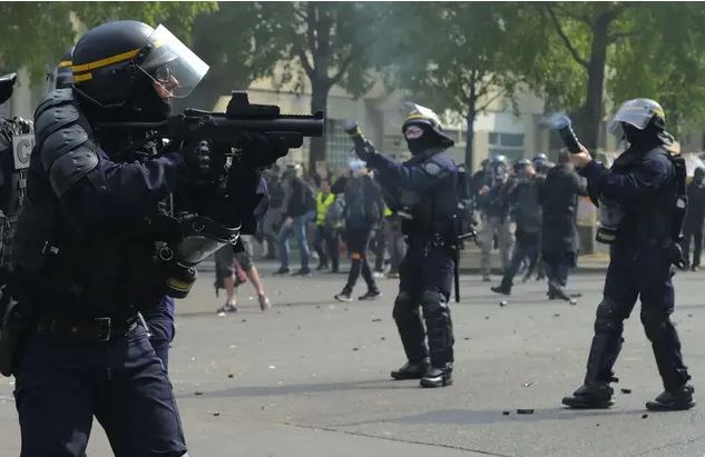 Bayonne : Un policier sera jugé fin juin pour violences volontaires après un tir de LBD