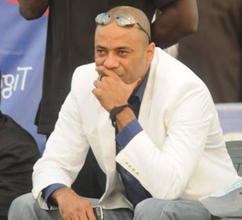 Thiès: Luc Nicolaï boude son lit et dort sur une chaise pliante