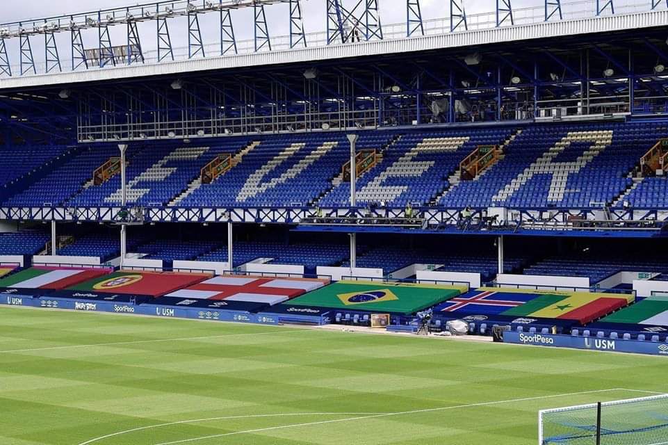 Premier League - Derby Everton vs Liverpool - Le drapeau du Sénégal à Goodison Park