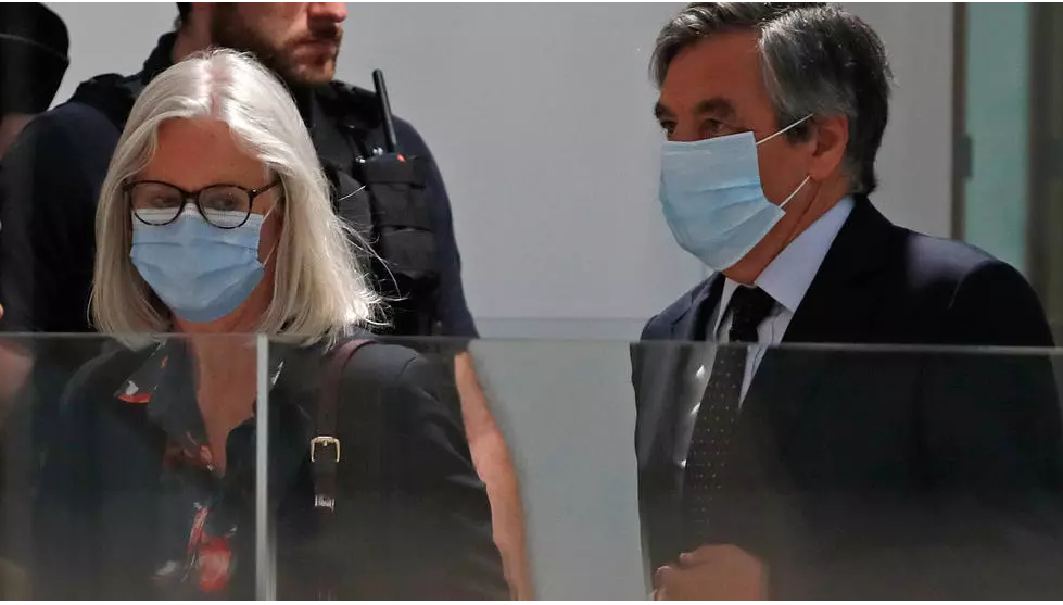 Soupçons d'emplois fictifs: François Fillon condamné à 5 ans de prison dont deux ferme