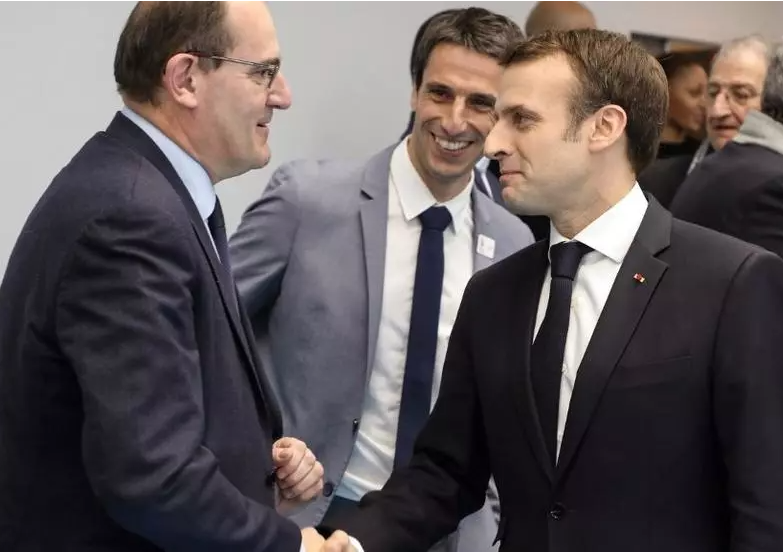 France: avec le nouveau gouvernement, Emmanuel Macron met le cap sur 2022